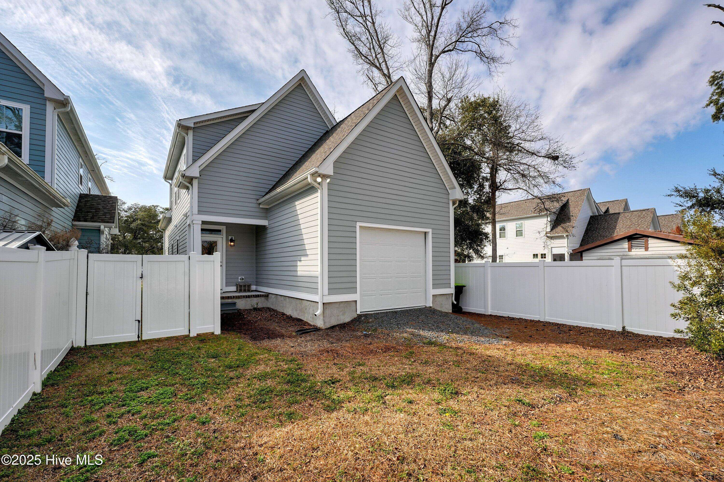 Southport, NC 28461,1010 N Caswell AVE