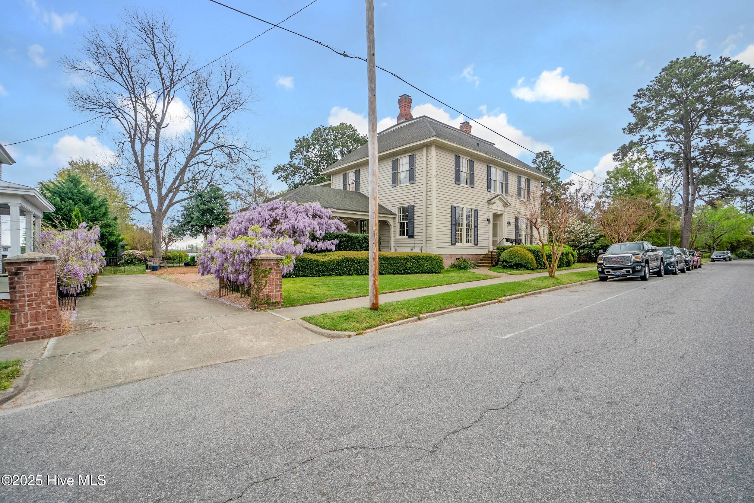 Hertford, NC 27944,110 N Front ST