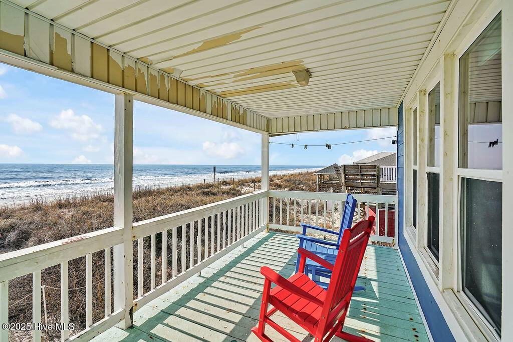 Oak Island, NC 28465,727 W Beach DR