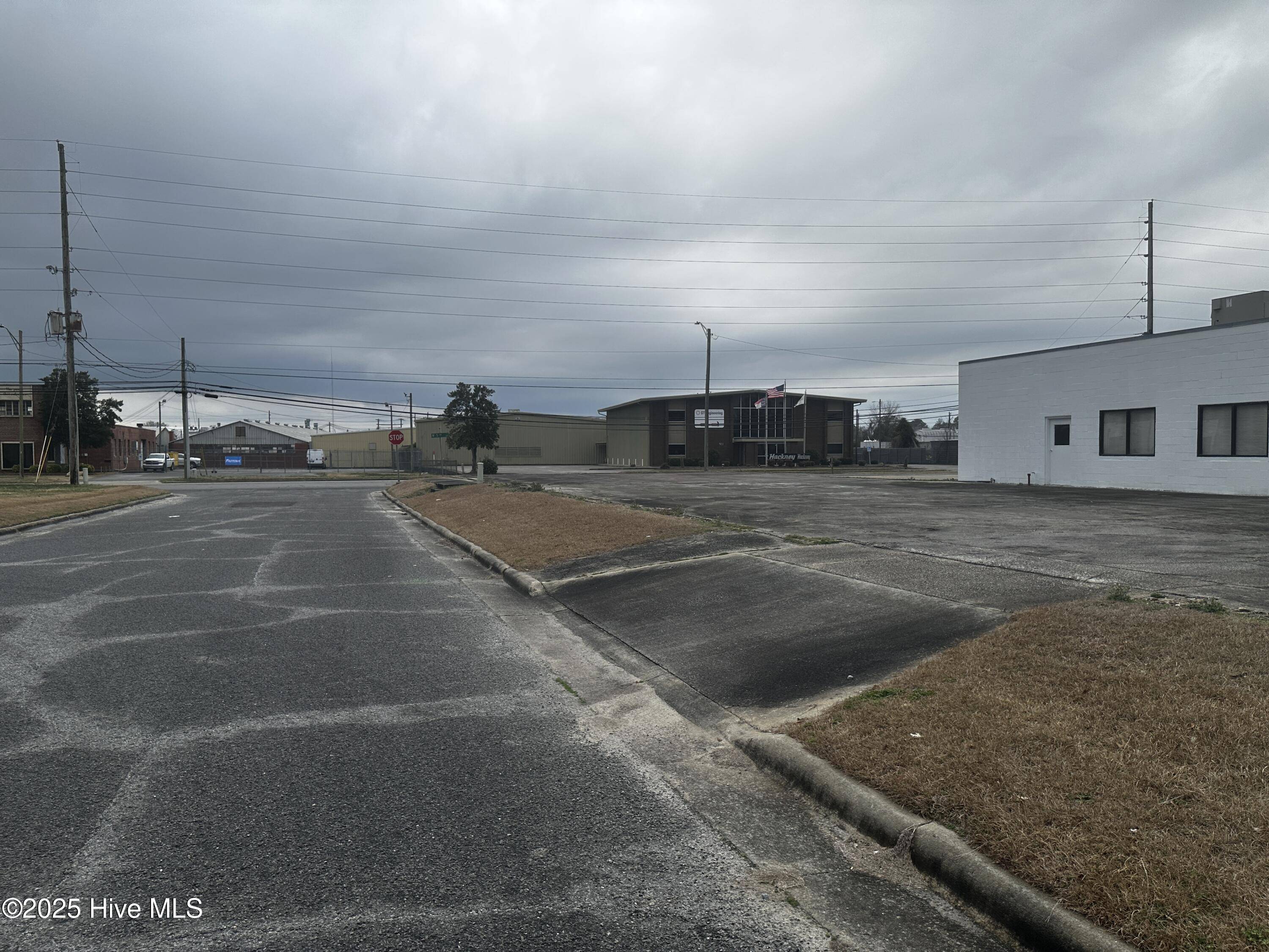 Washington, NC 27889,852 W 5th ST