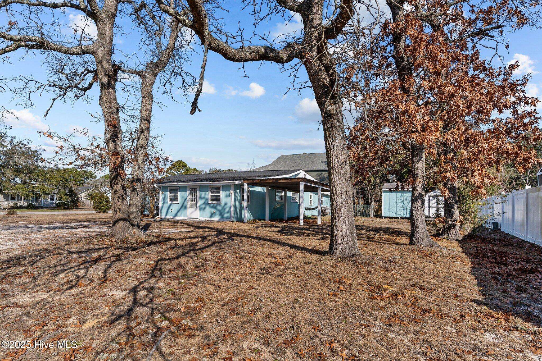 Oak Island, NC 28465,202 NE 33rd ST