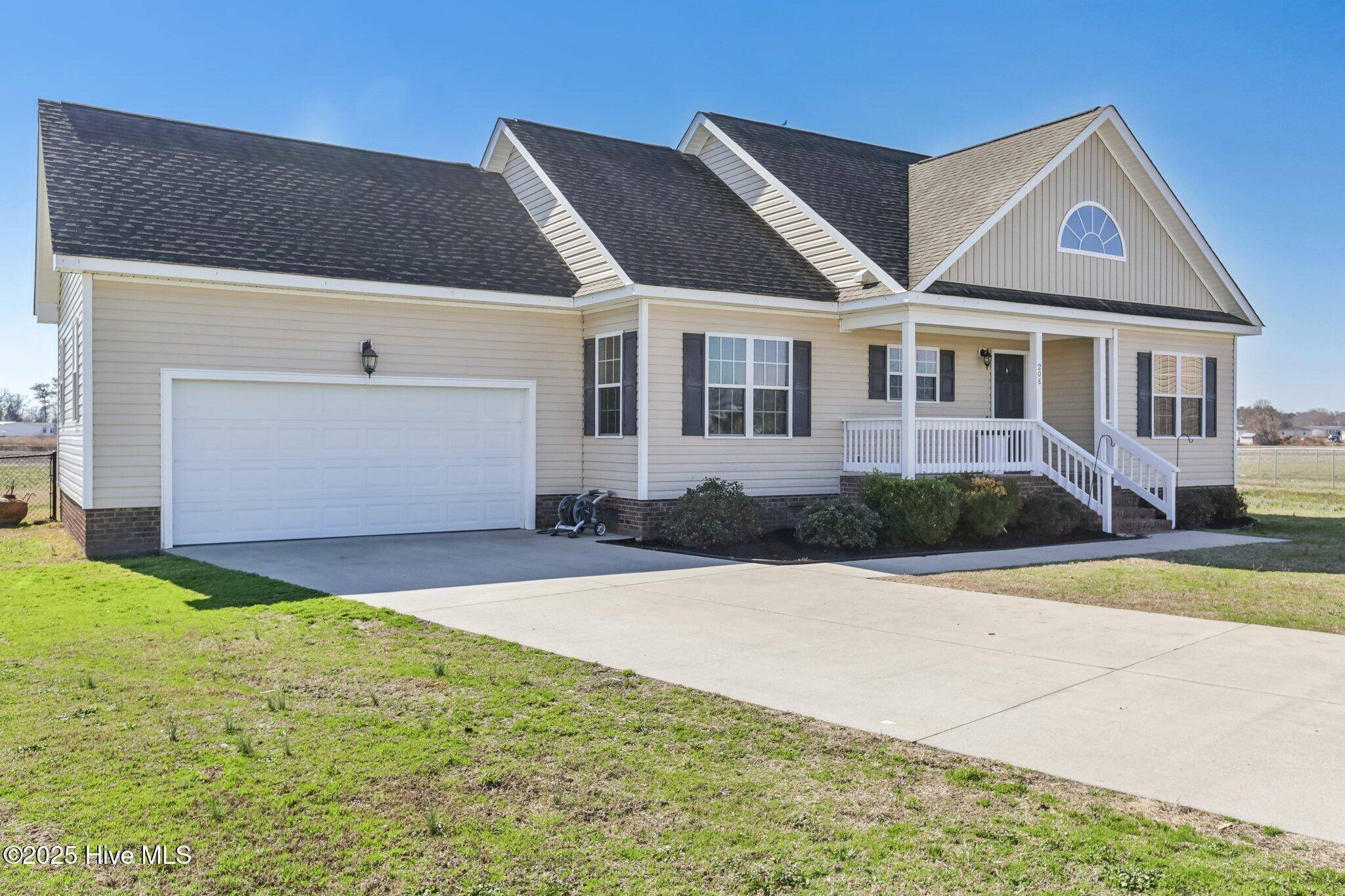 La Grange, NC 28551,208 Labrador CT