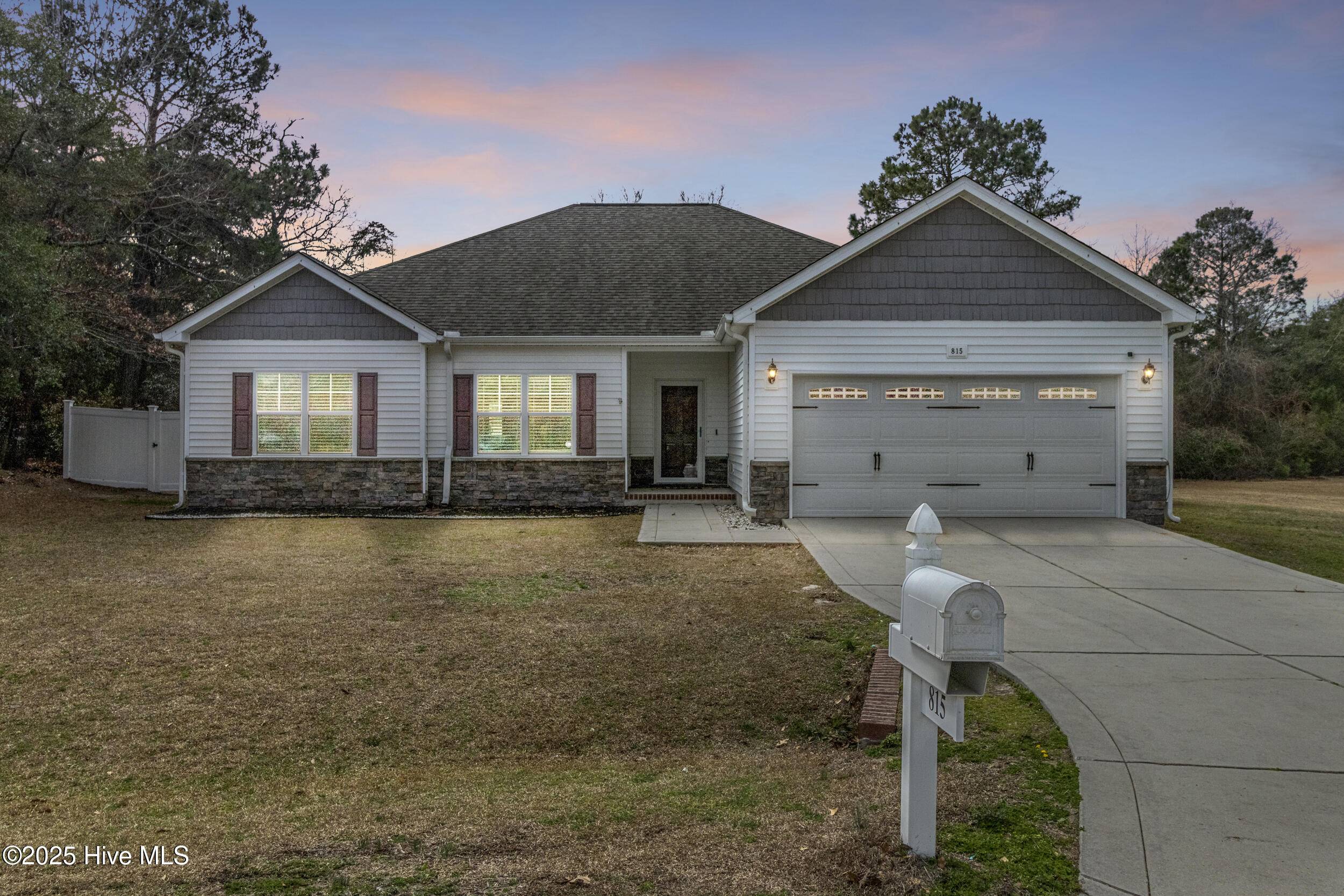 Hubert, NC 28539,815 Lavender CT