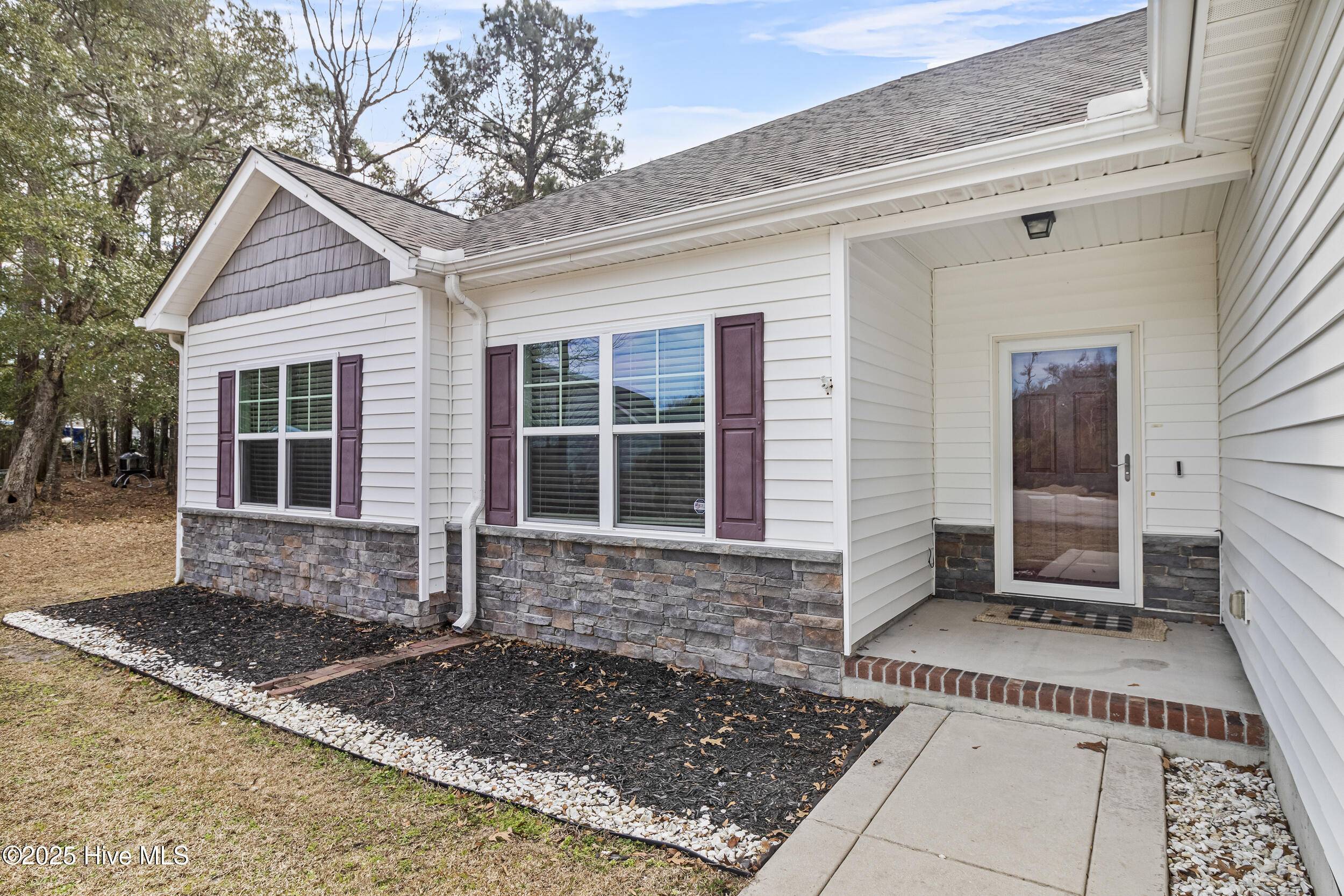 Hubert, NC 28539,815 Lavender CT