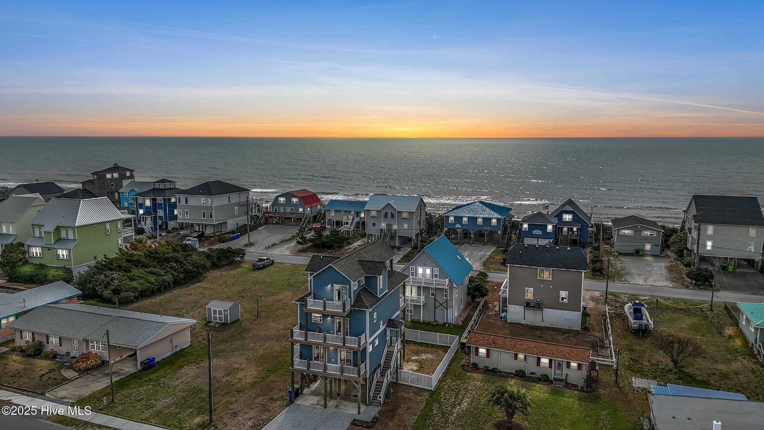 Surf City, NC 28445,318 N Topsail DR
