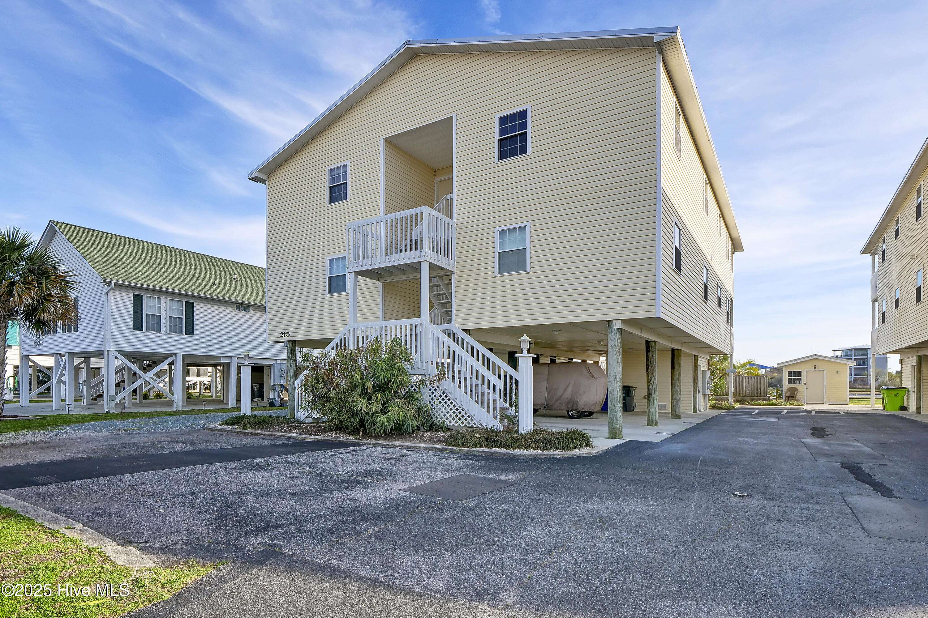 Carolina Beach, NC 28428,215 Atlanta AVE #Apt 3d