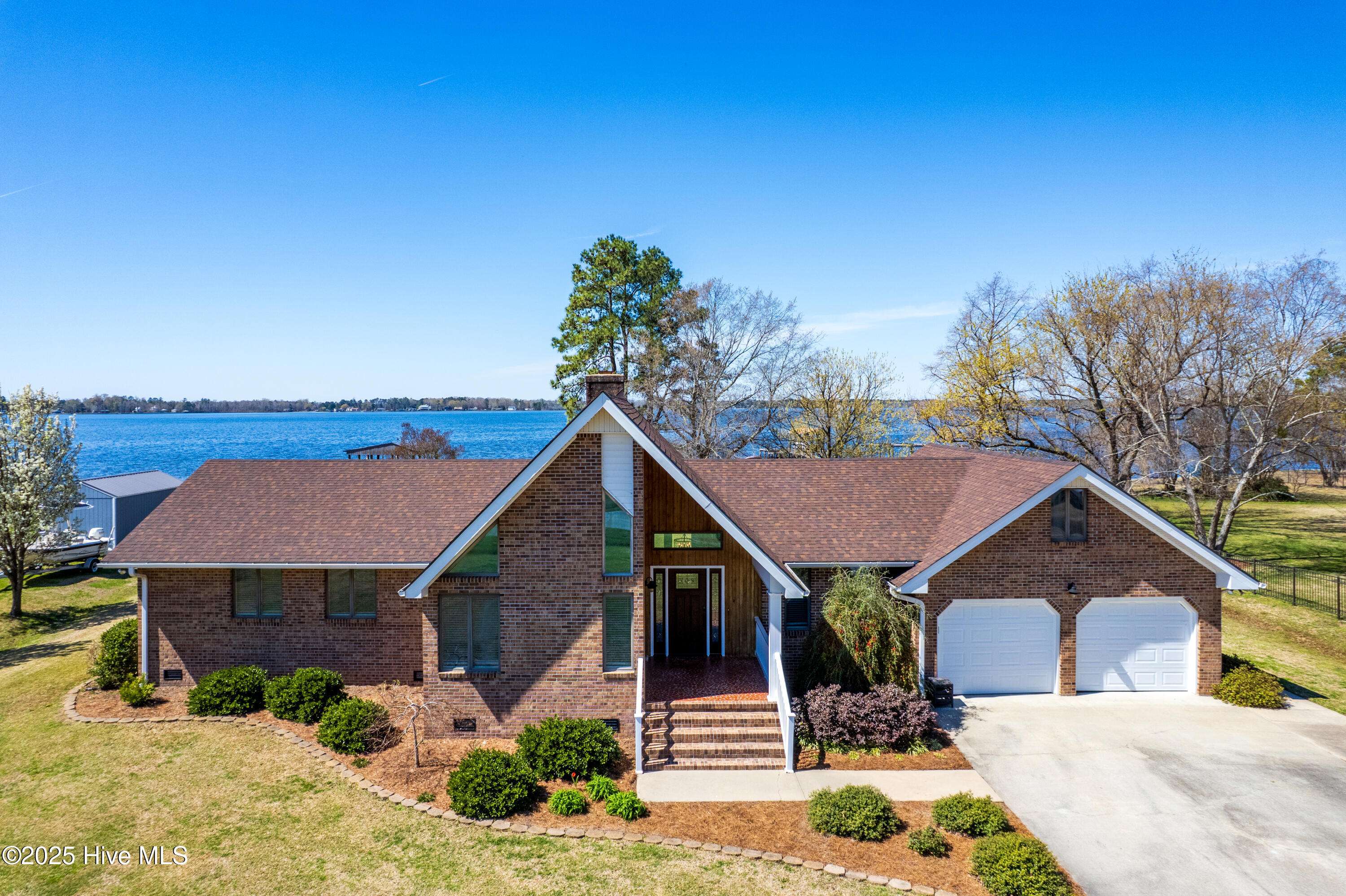 Elizabeth City, NC 27909,405 Dances Bay RD