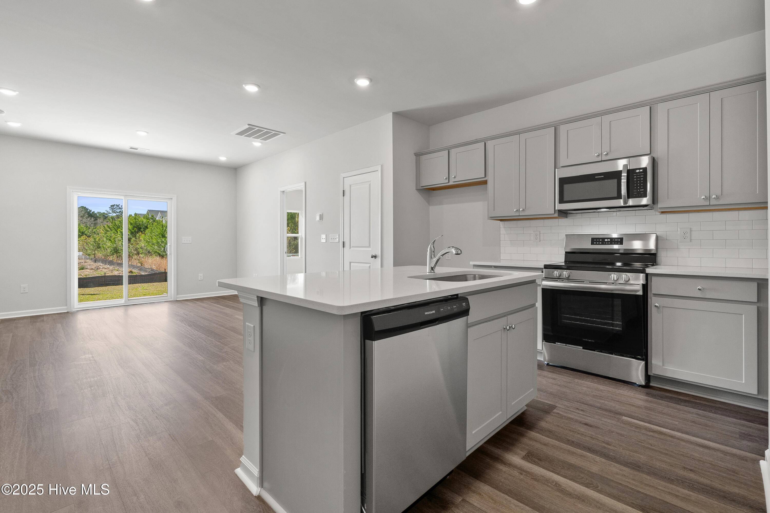 Ocean Isle Beach, NC 28469,250 Arnette DR #B
