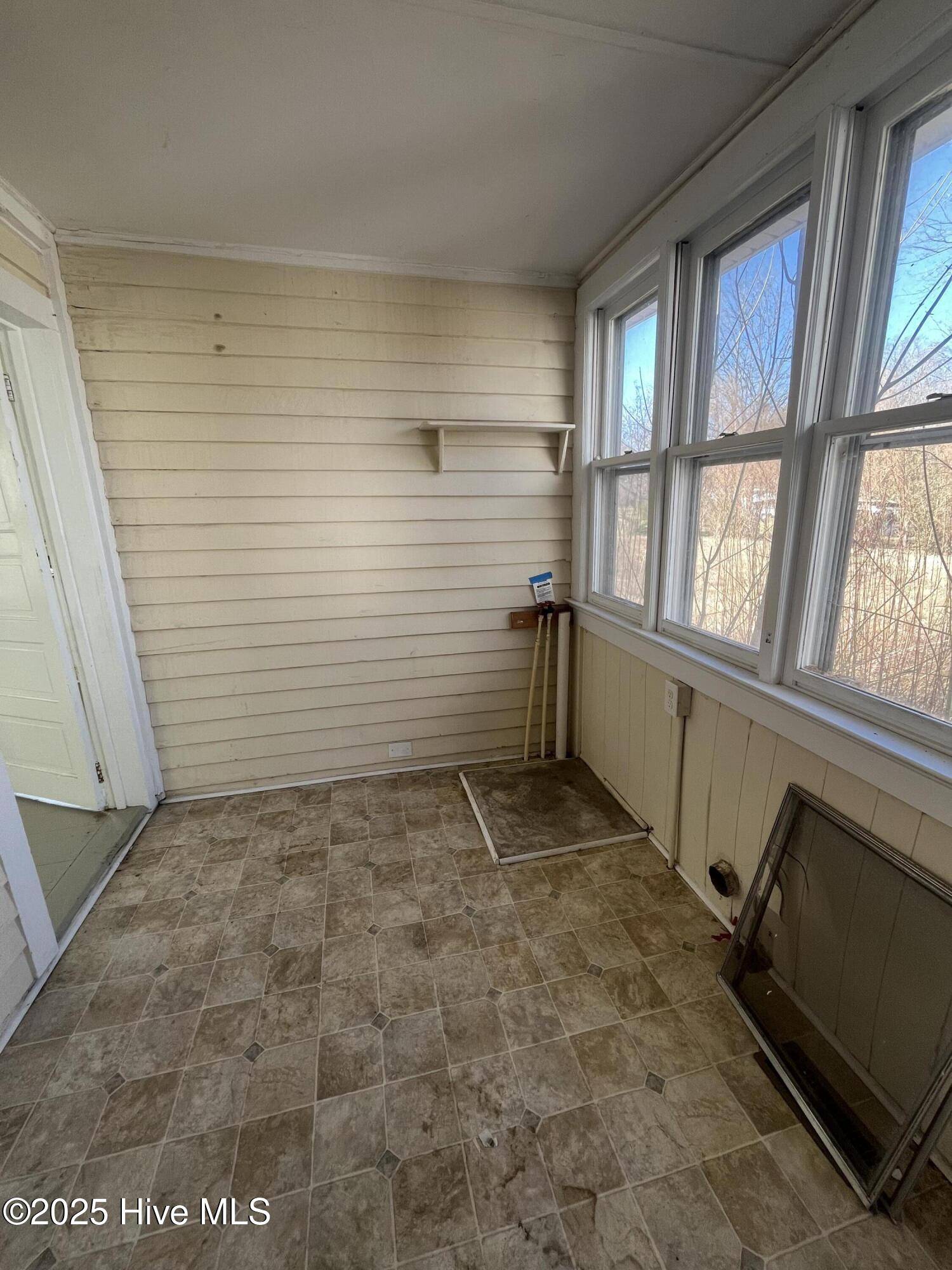 Woodland, NC 27897,105 Hazel ST