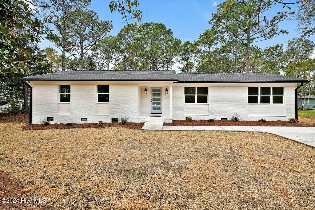 Southport, NC 28461,1013 E Moore ST