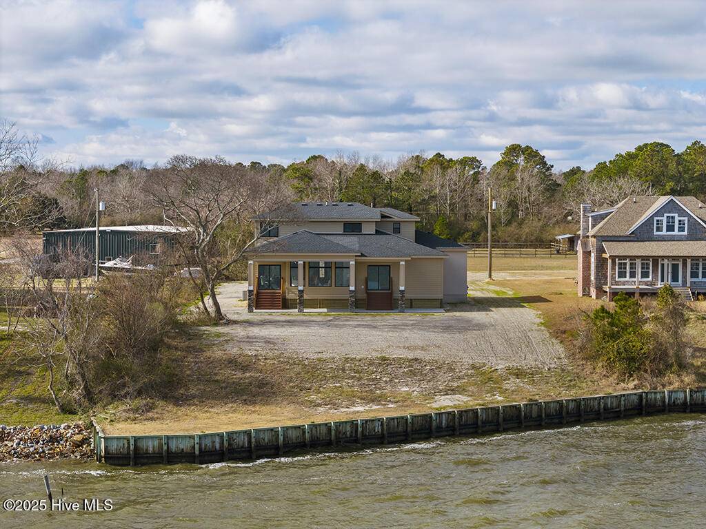 Aydlett, NC 27916,371 Narrow Shore RD