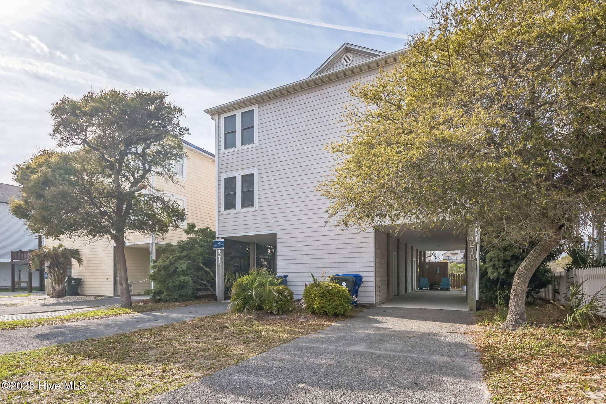 Surf City, NC 28445,421 N New River DR