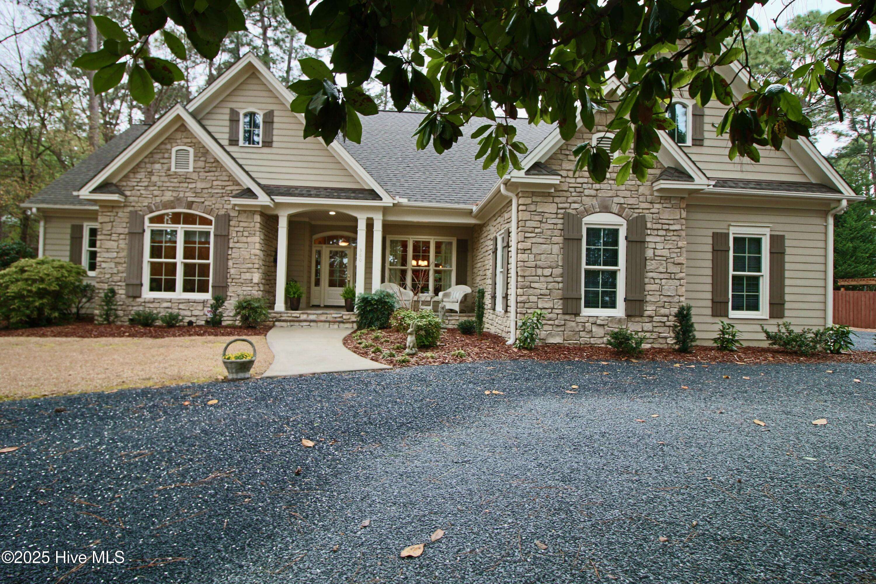 Southern Pines, NC 28387,380 Grove RD