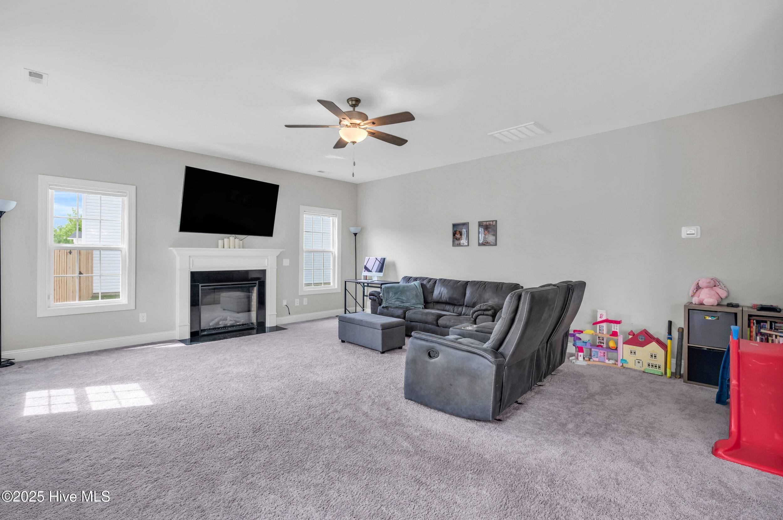 Sneads Ferry, NC 28460,525 White Shoal WAY
