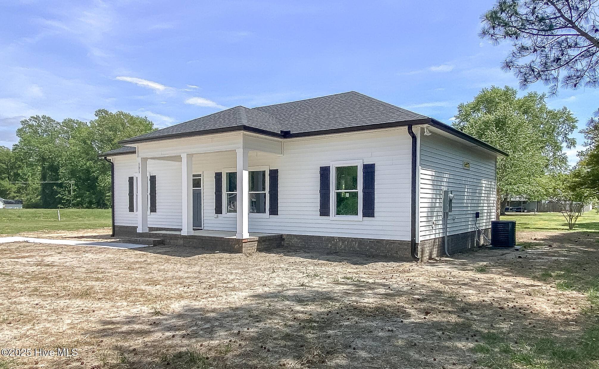 Hertford, NC 27944,121 Nates DR