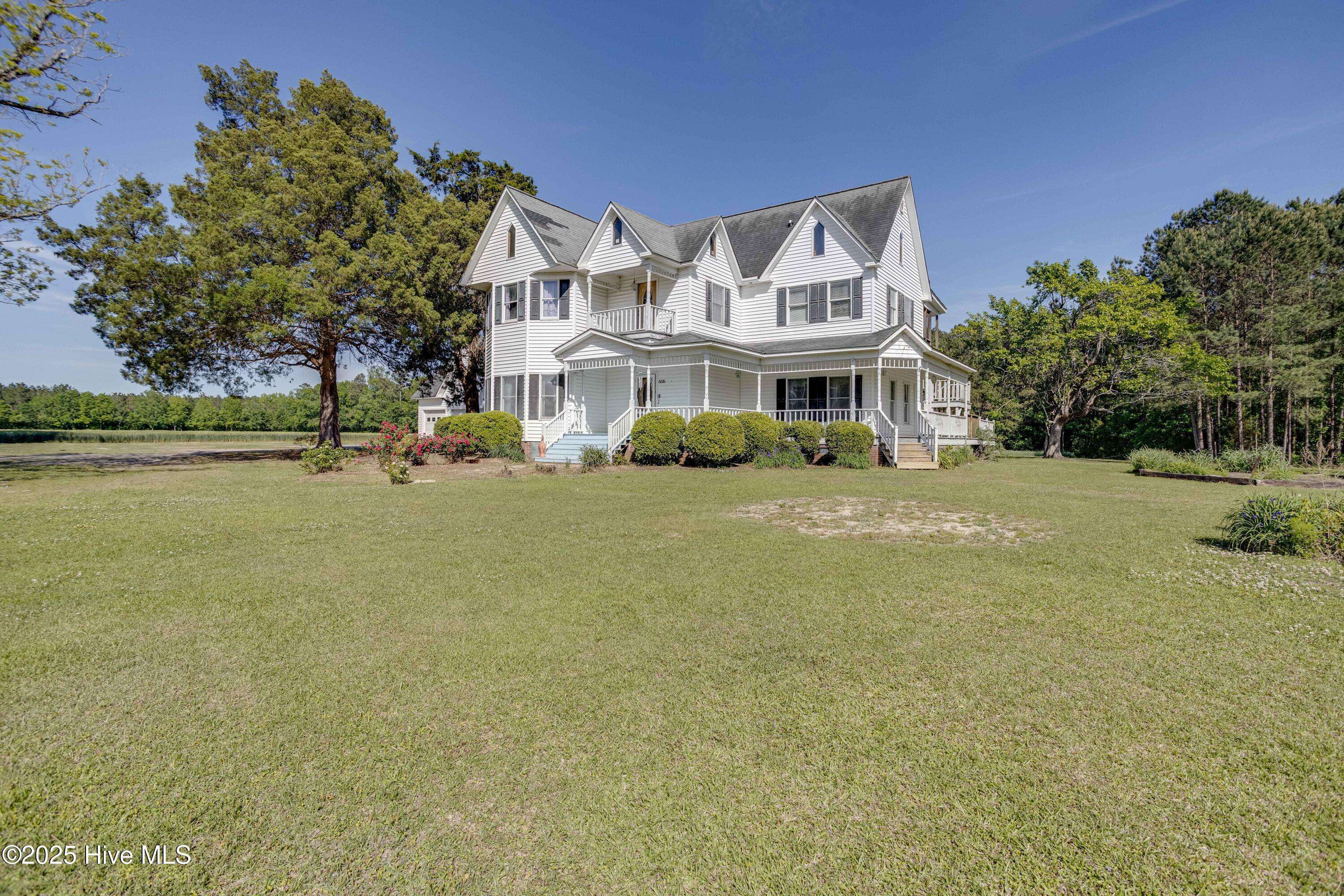 Washington, NC 27889,606 Cherry RD