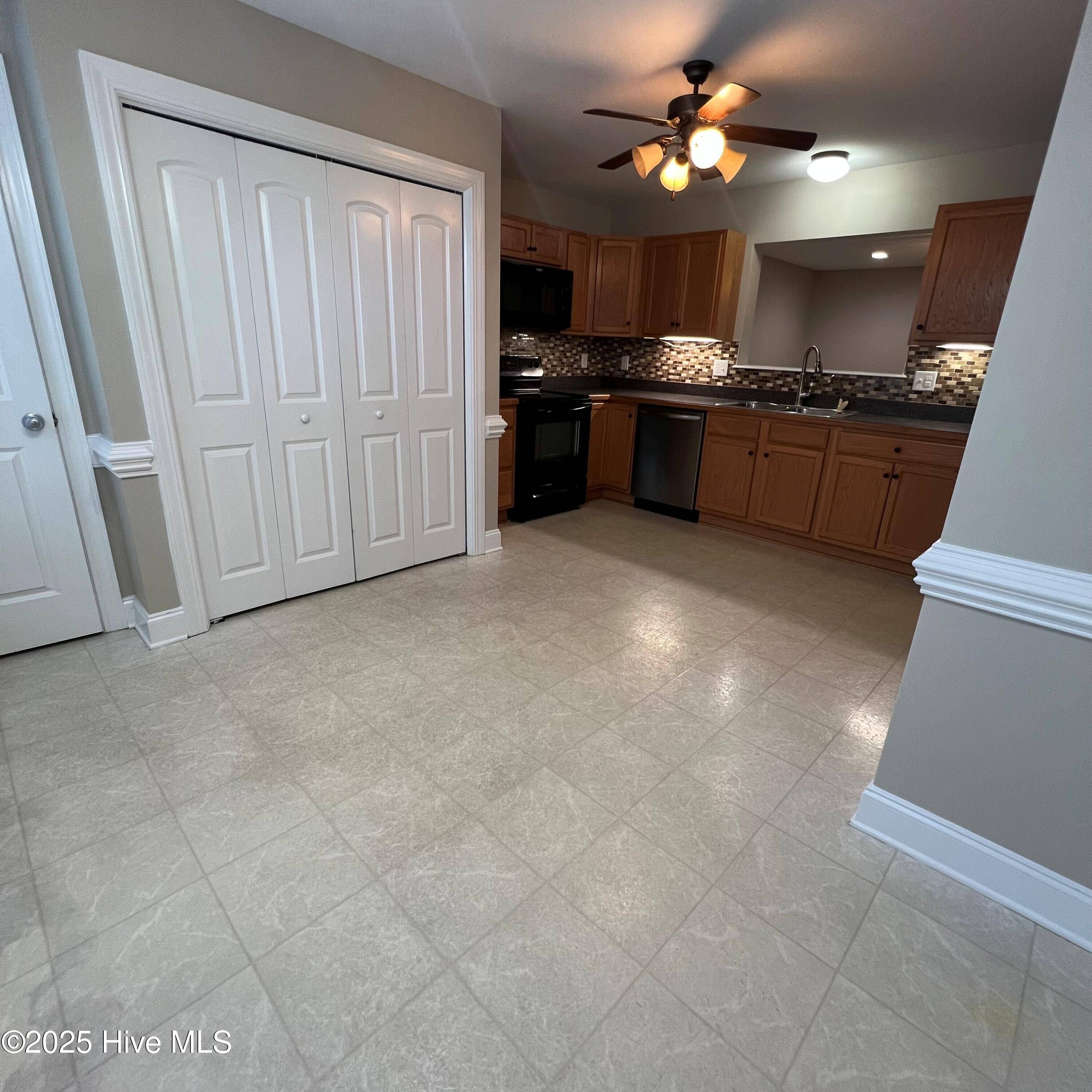 Greenville, NC 27858,1537 Pine Brook CT #C3