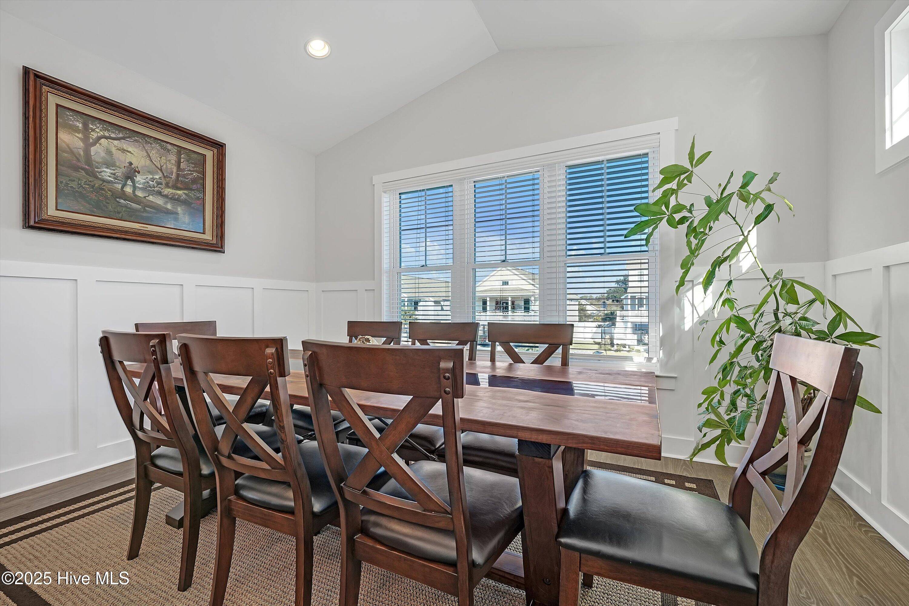 Carolina Beach, NC 28428,305 Ivy LN