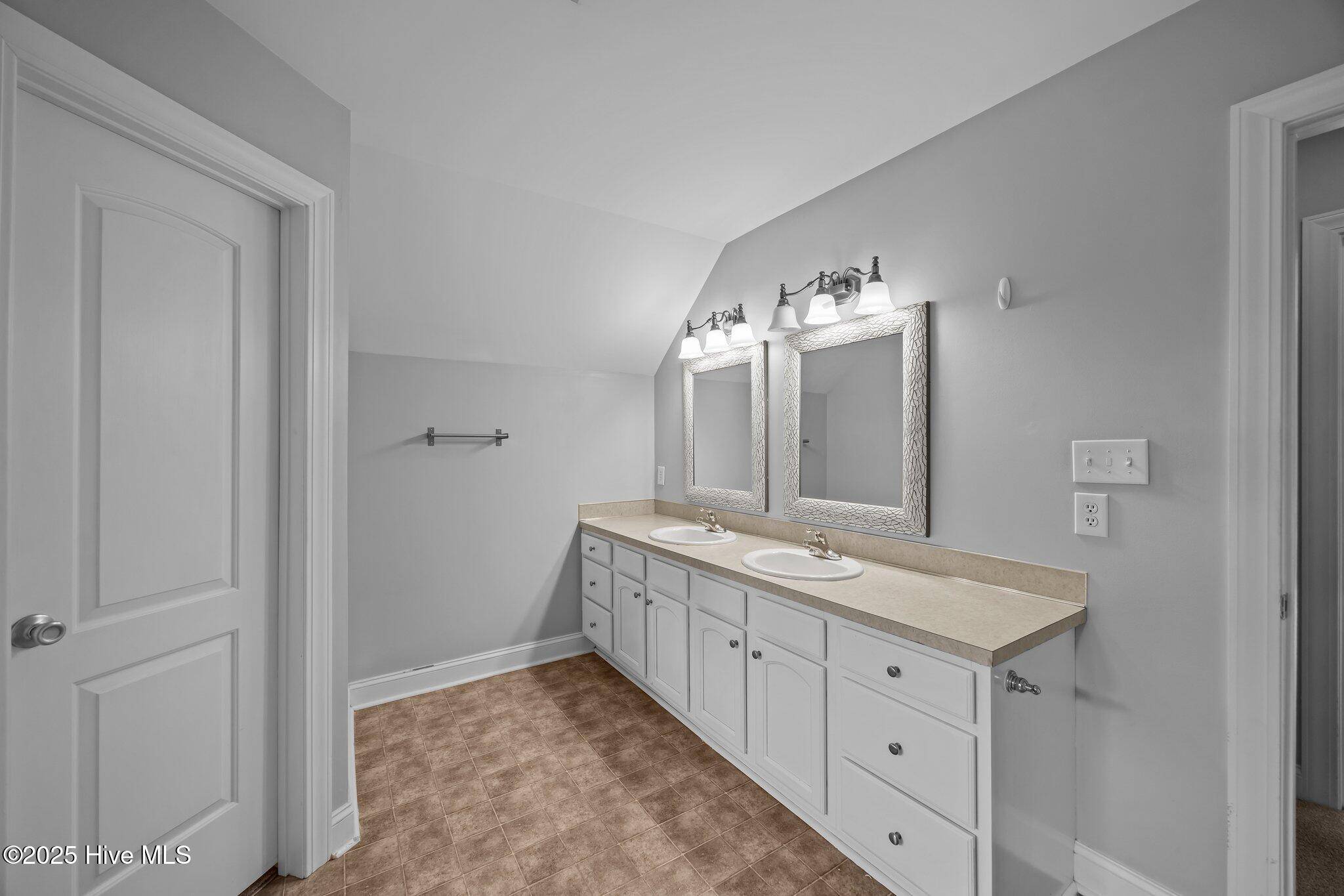 Grimesland, NC 27837,2881 Elizabeth Edwards CT