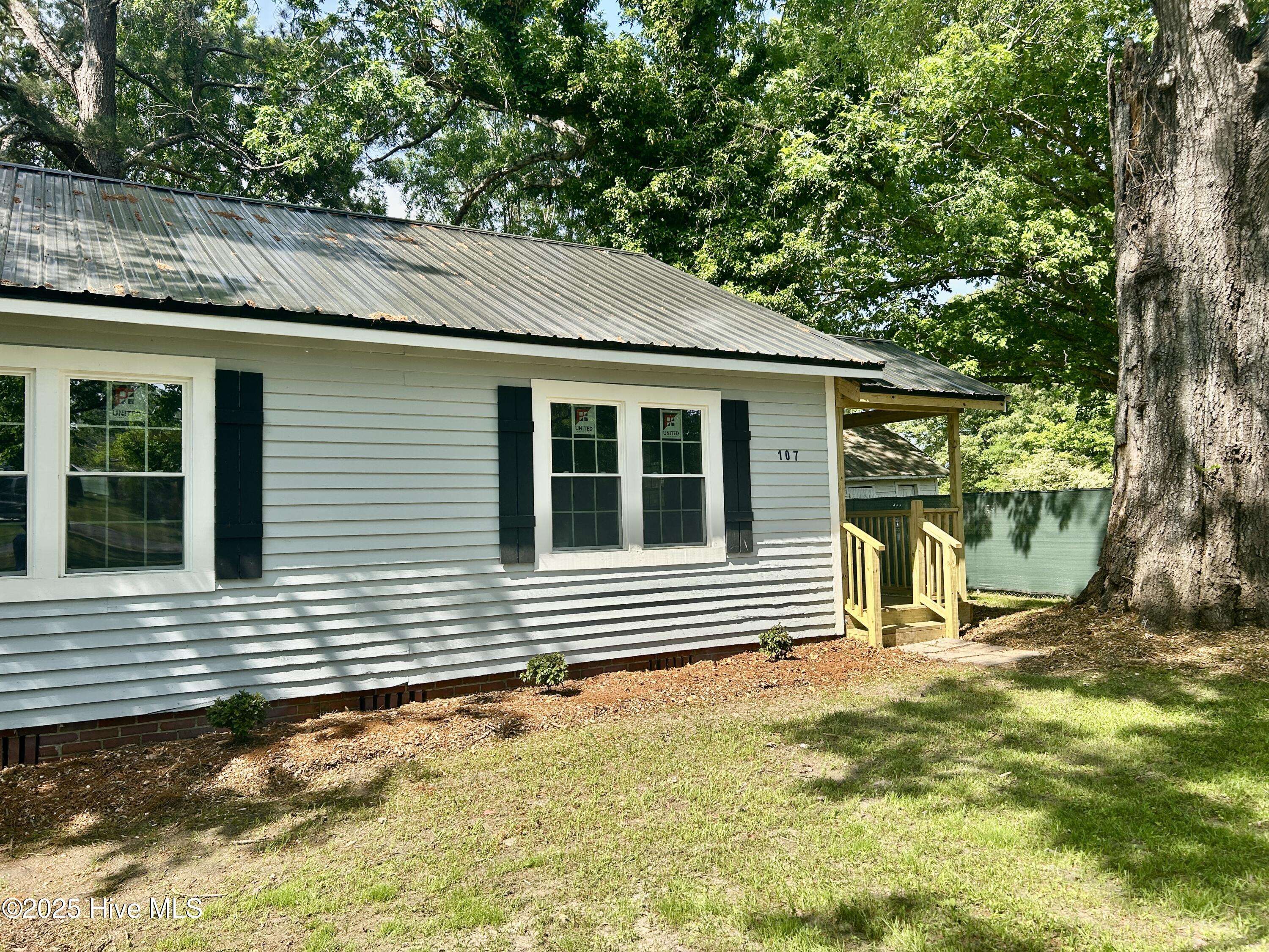 Robersonville, NC 27871,107 S Outerbridge ST