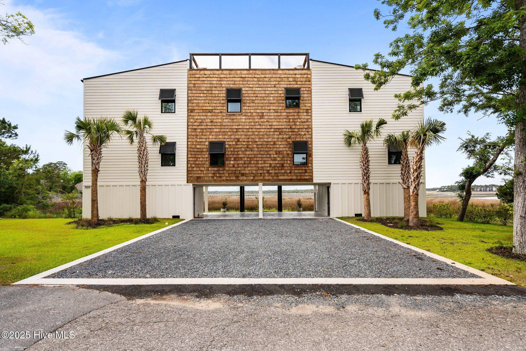 Oak Island, NC 28465,509 Norton ST