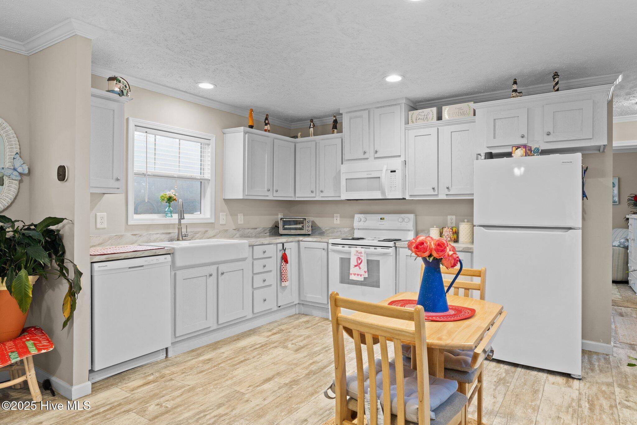 Newport, NC 28570,107 Paradise LN
