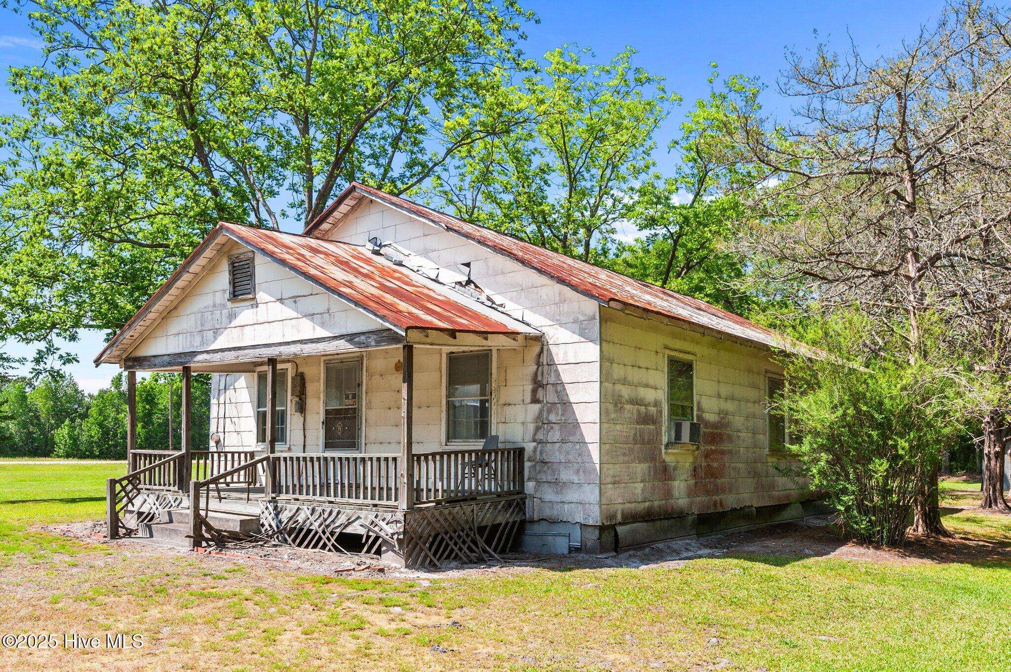 Vanceboro, NC 28586,27 Cc RD