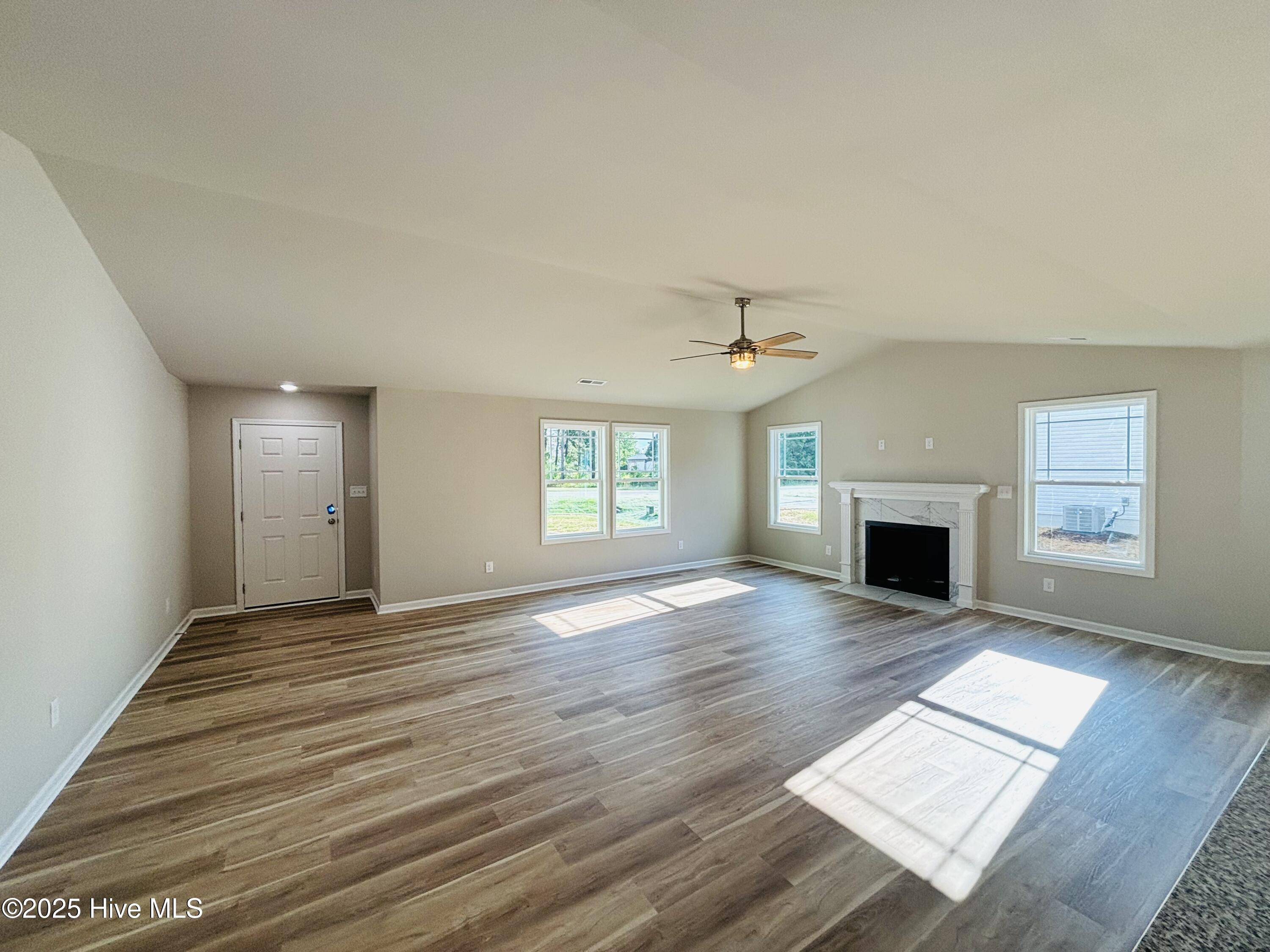 Kenly, NC 27542,107 Earnest WAY