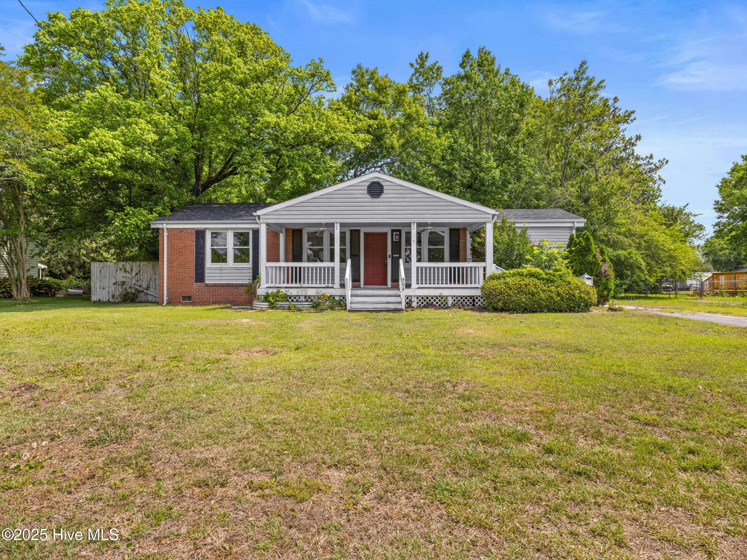 Jacksonville, NC 28540,704 Vernon DR
