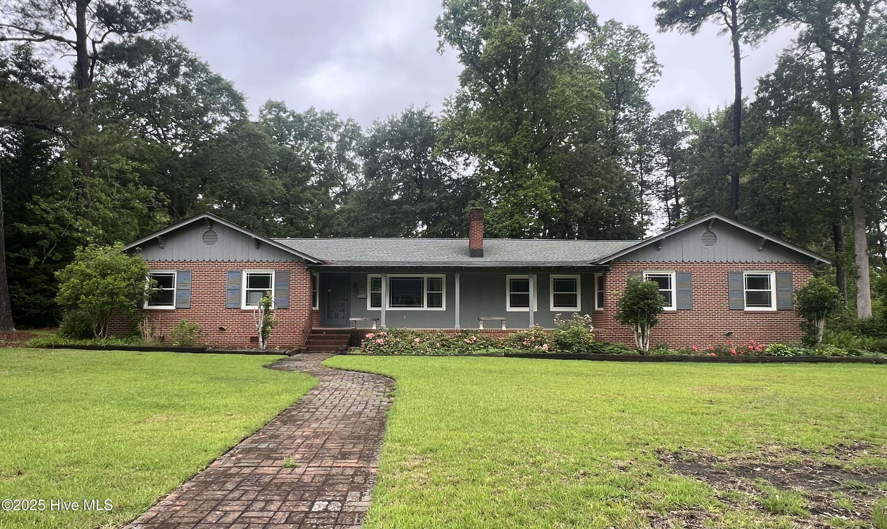 Smithfield, NC 27577,814 S Vermont ST