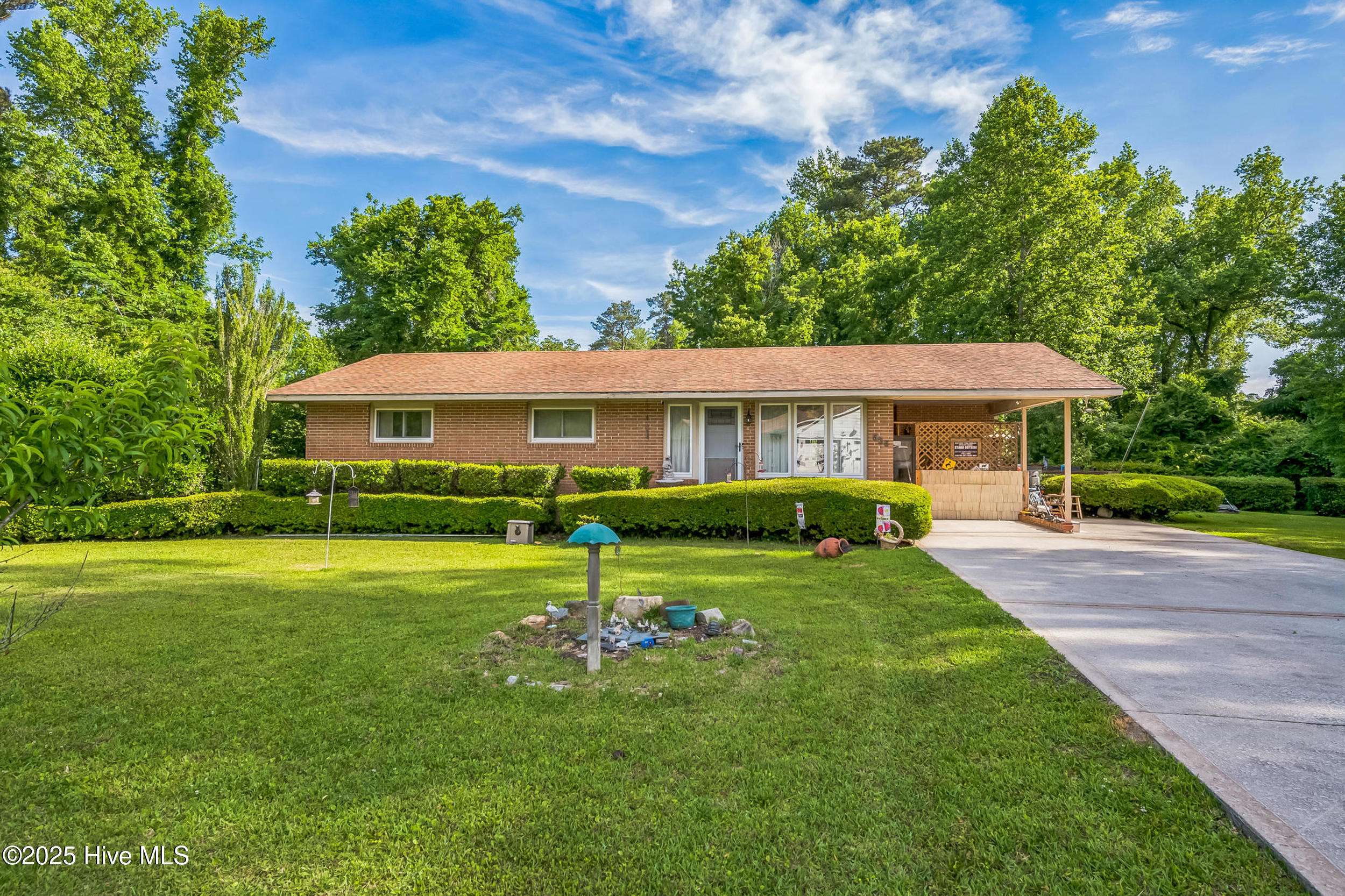 Jacksonville, NC 28540,525 Edwards RD