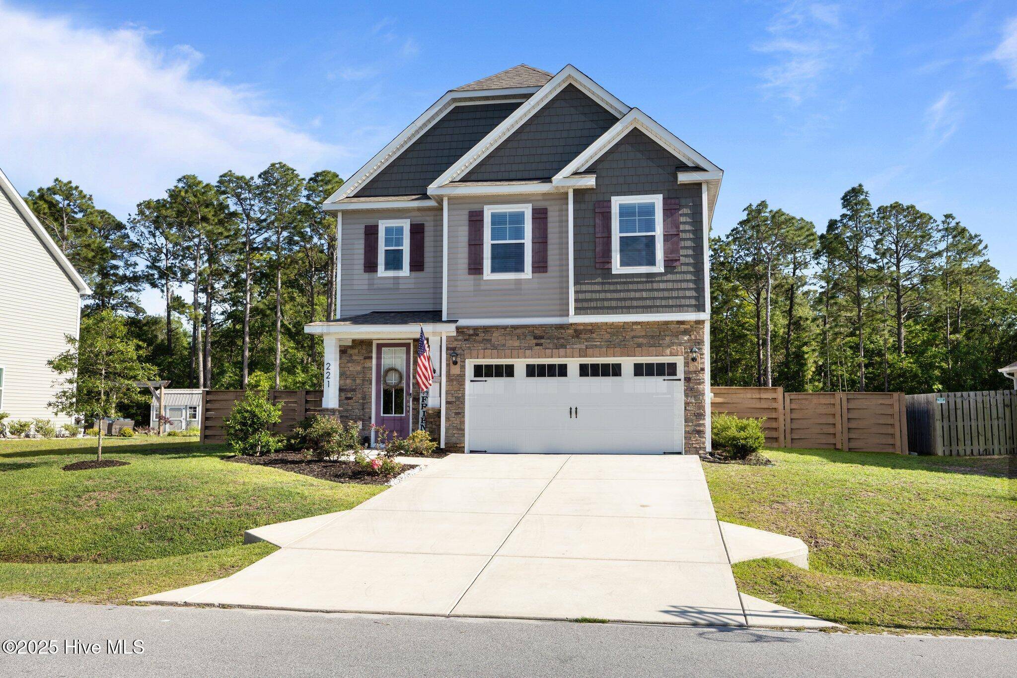 Newport, NC 28570,221 Salt Meadow LN
