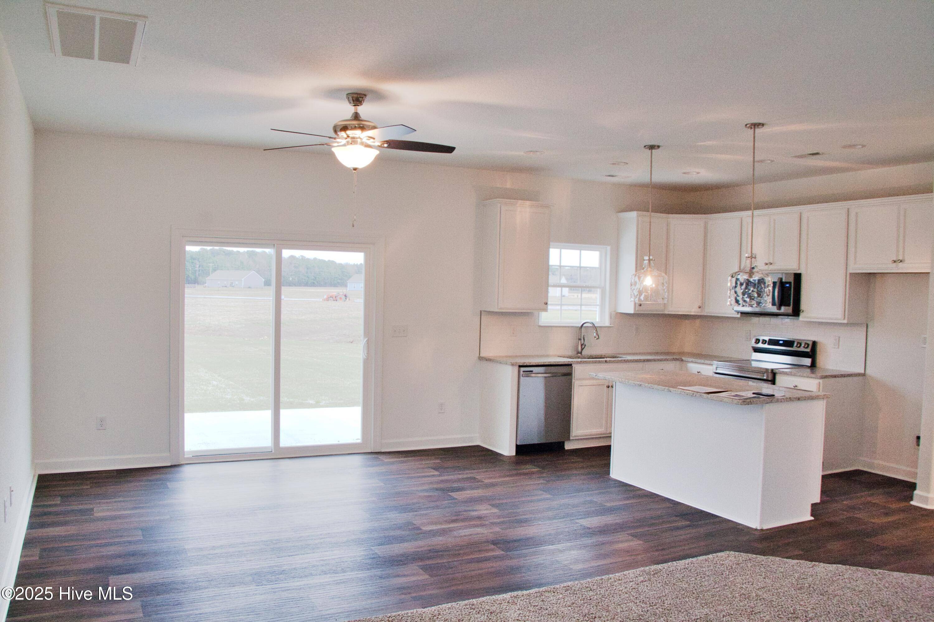 Shawboro, NC 27973,110 Yadkin DR