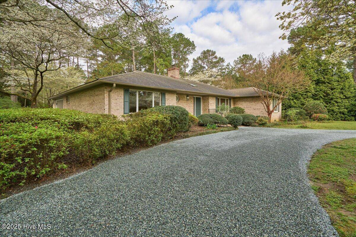 Whispering Pines, NC 28327,40 Bogie DR
