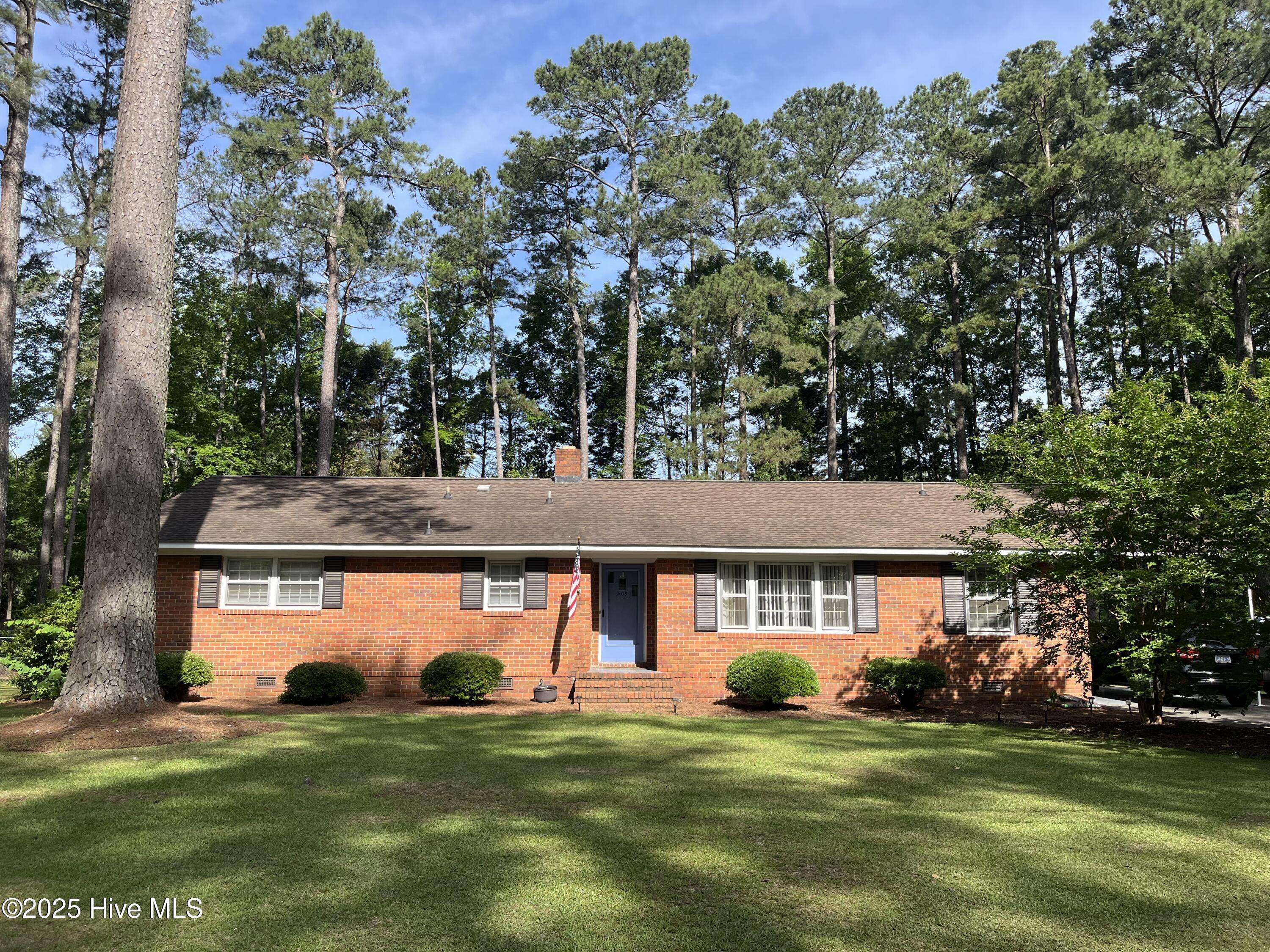 Laurinburg, NC 28352,409 Forest RD