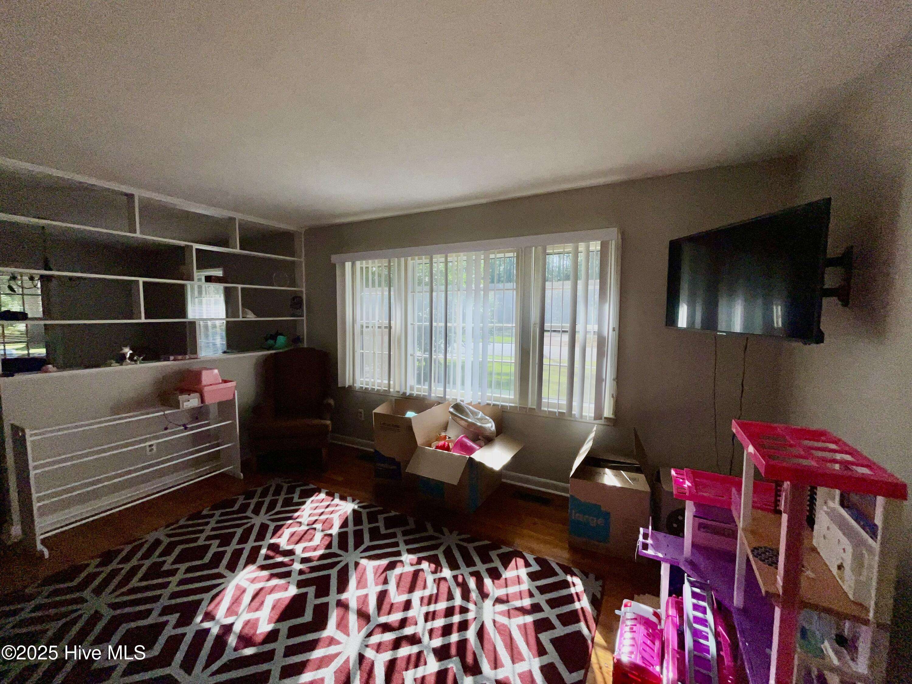 Laurinburg, NC 28352,409 Forest RD