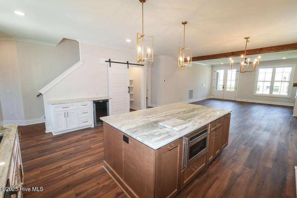 Southern Pines, NC 28387,476 Yadkin RD