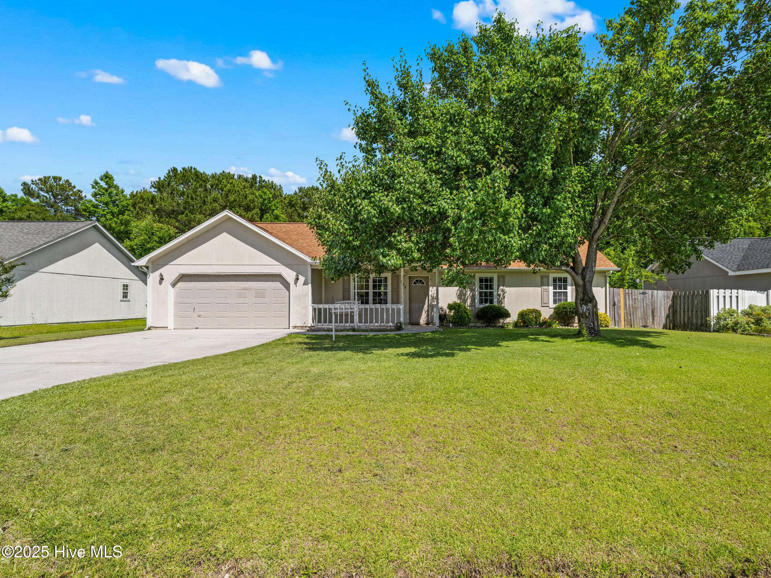 Hubert, NC 28539,245 Parnell RD