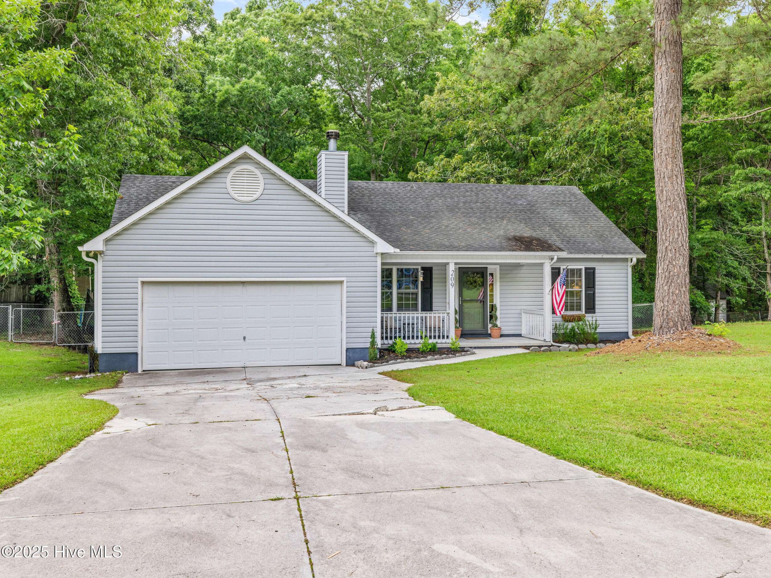 Jacksonville, NC 28540,209 Falling Leaf CT