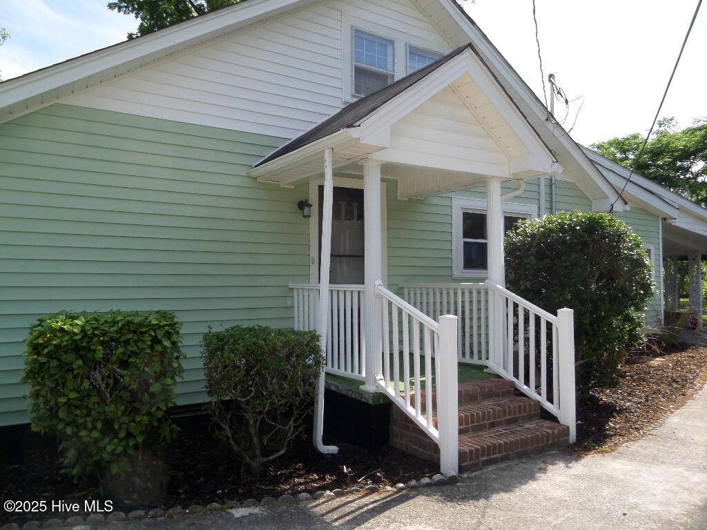 Bayboro, NC 28515,108 Swan Point RD