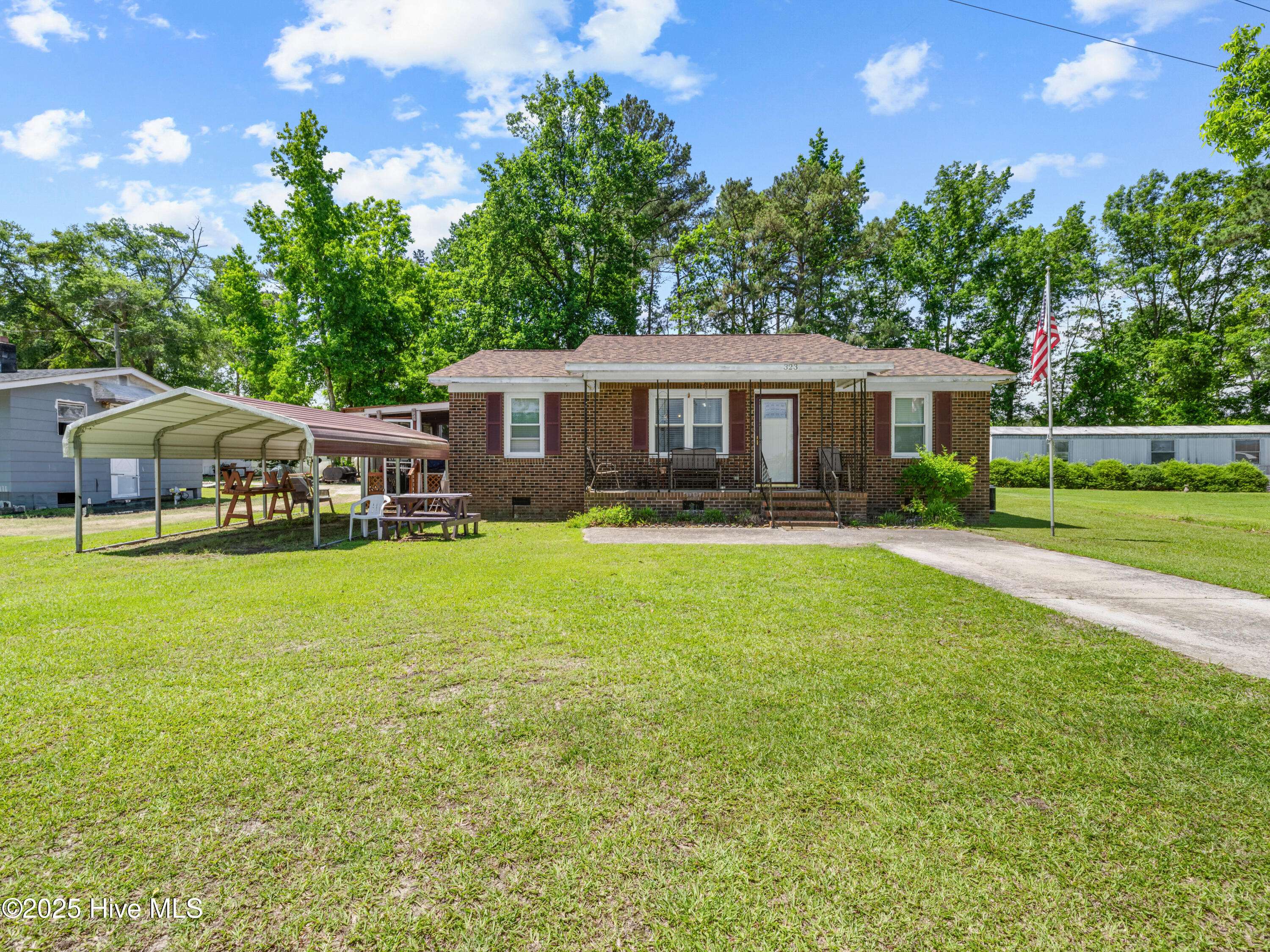 Kinston, NC 28504,323 Alexander Rouse RD