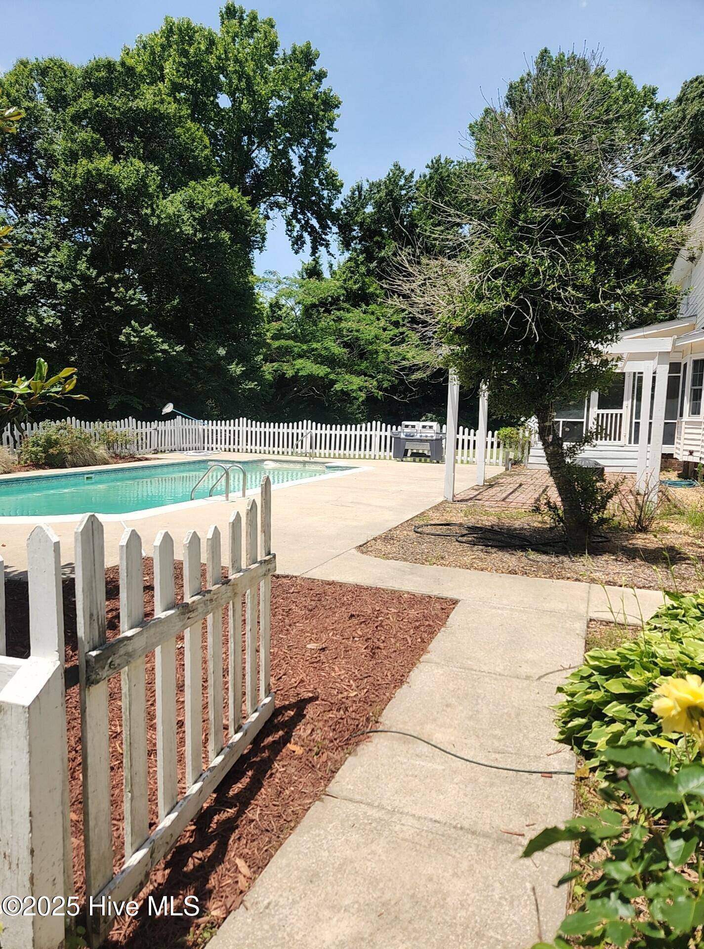 Edenton, NC 27932,142 Thick Neck RD
