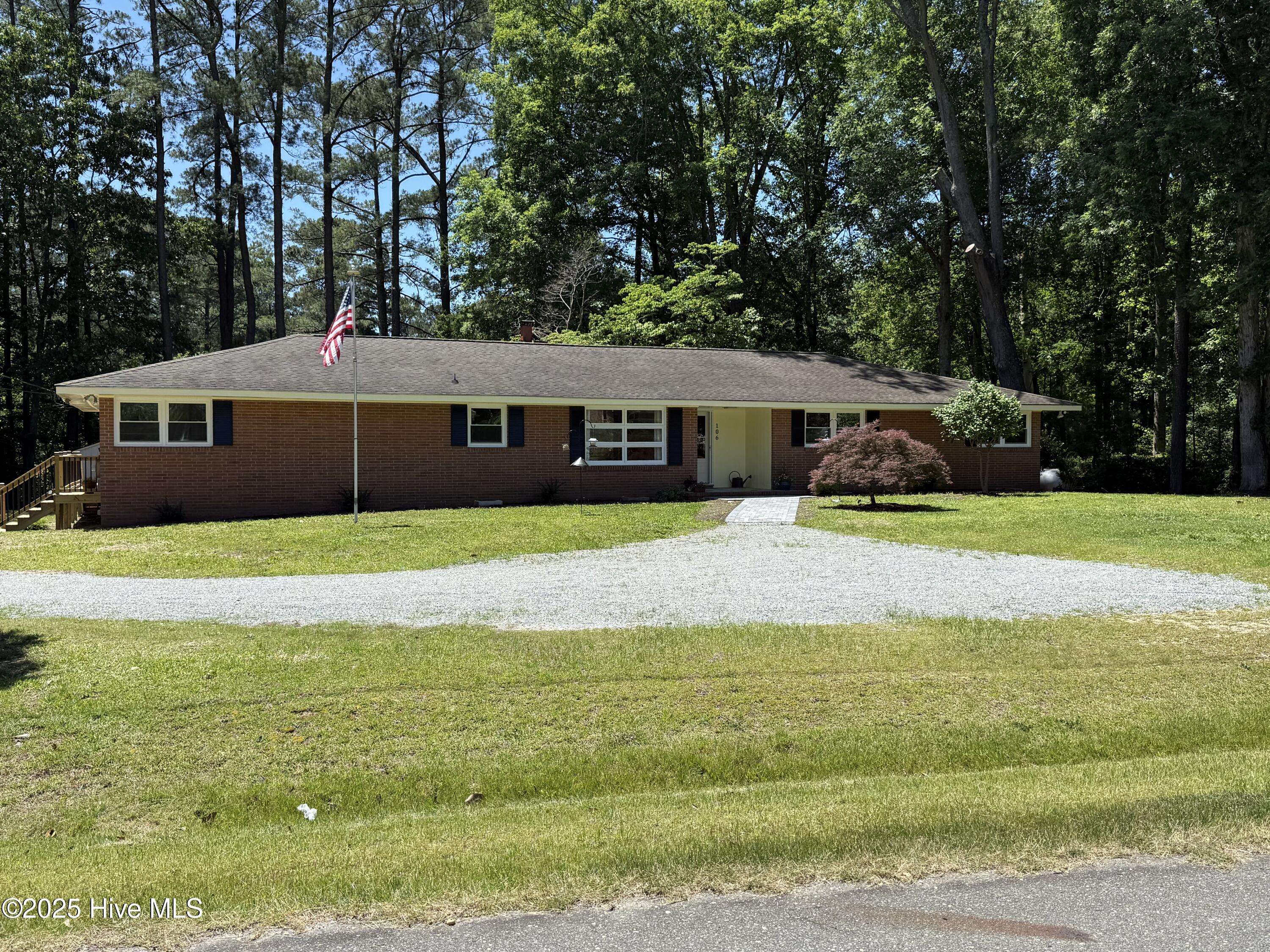 Smithfield, NC 27577,106 N Lakeside DR