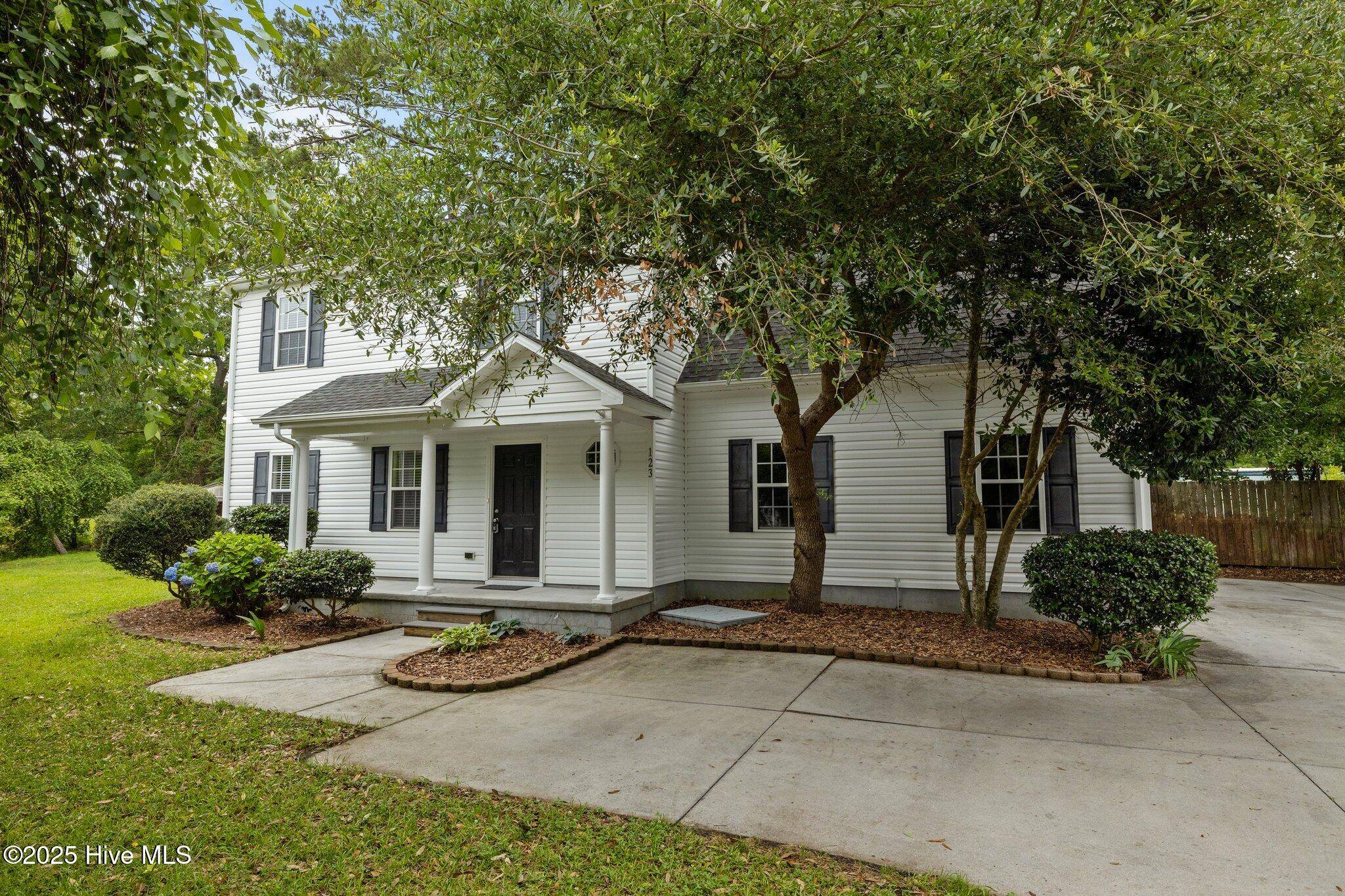 Newport, NC 28570,123 S Park LN
