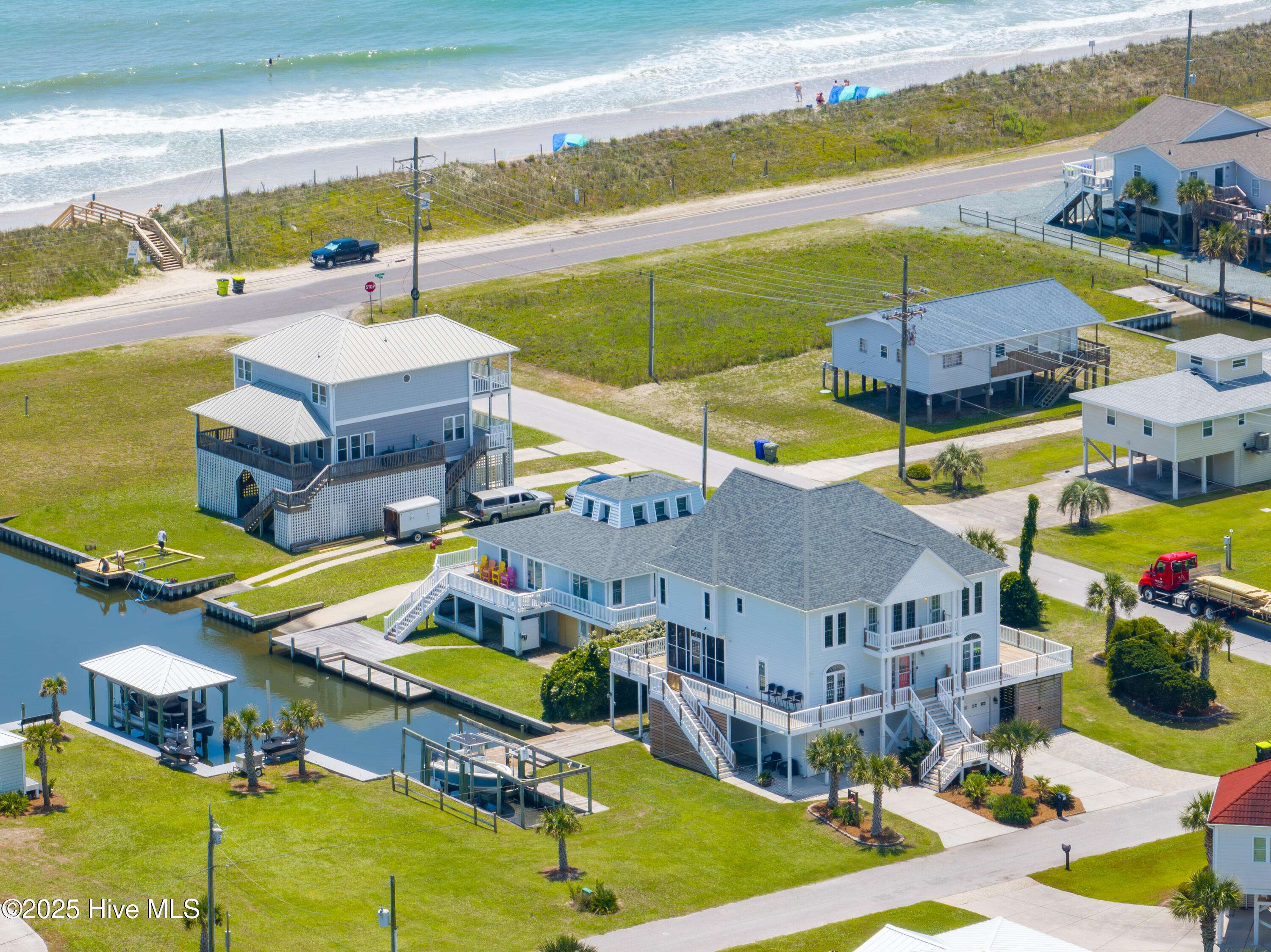 North Topsail Beach, NC 28460,306 Marina WAY