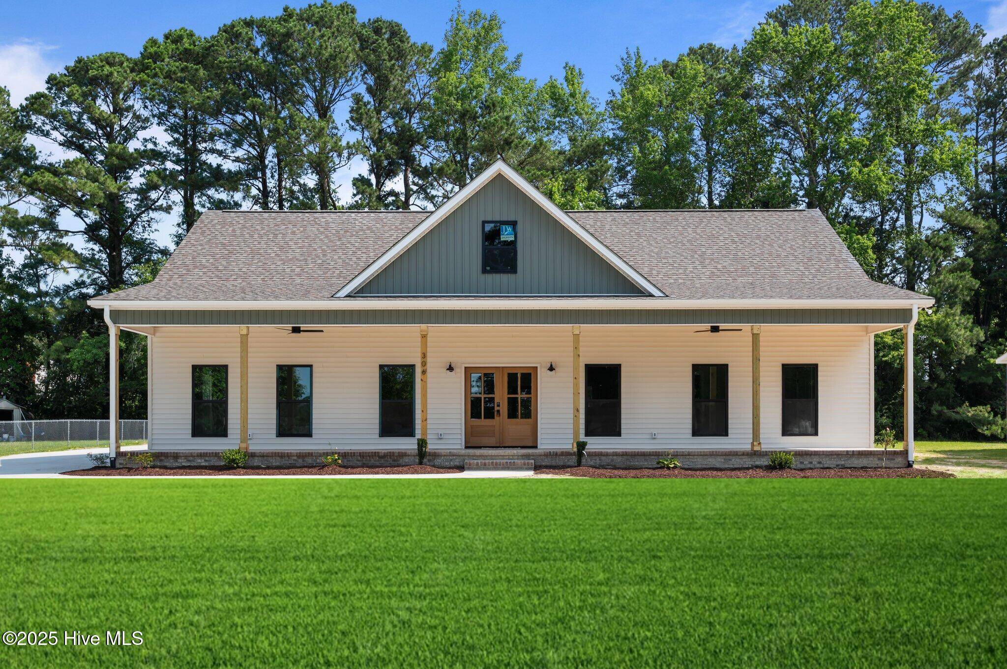 Washington, NC 27889,306 Crown DR