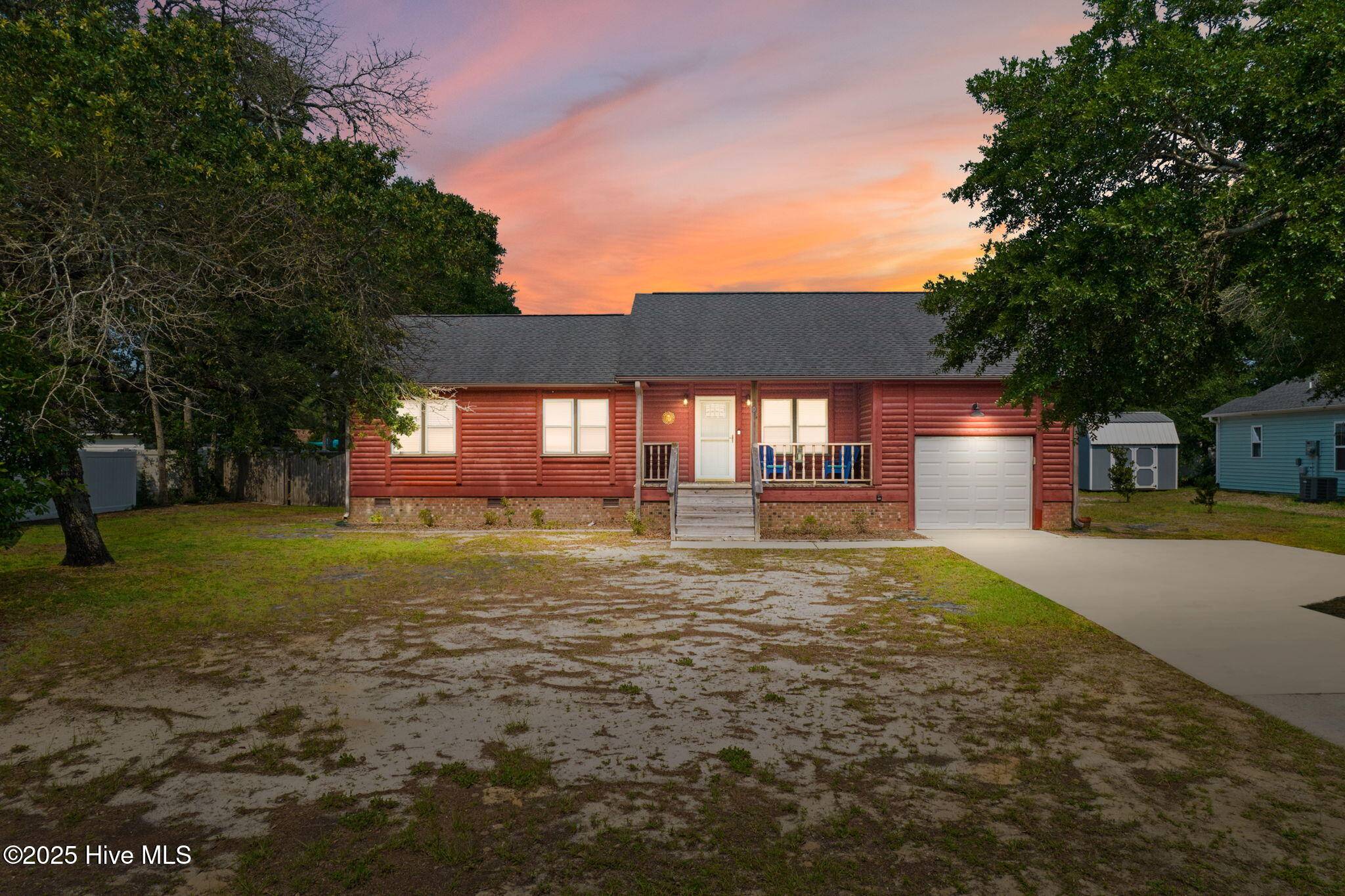 Oak Island, NC 28465,103 NE 17th ST