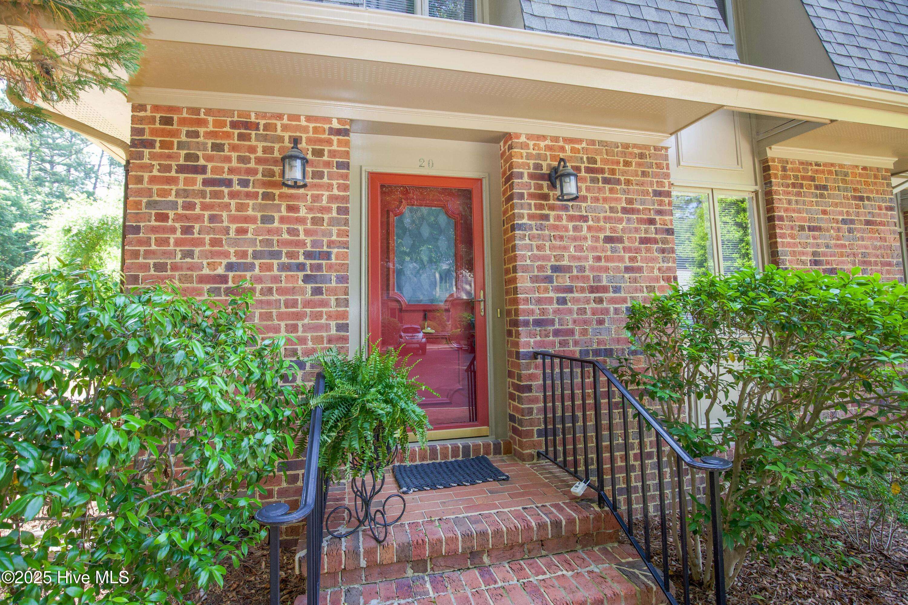 Pinehurst, NC 28374,190 Palmetto RD #20