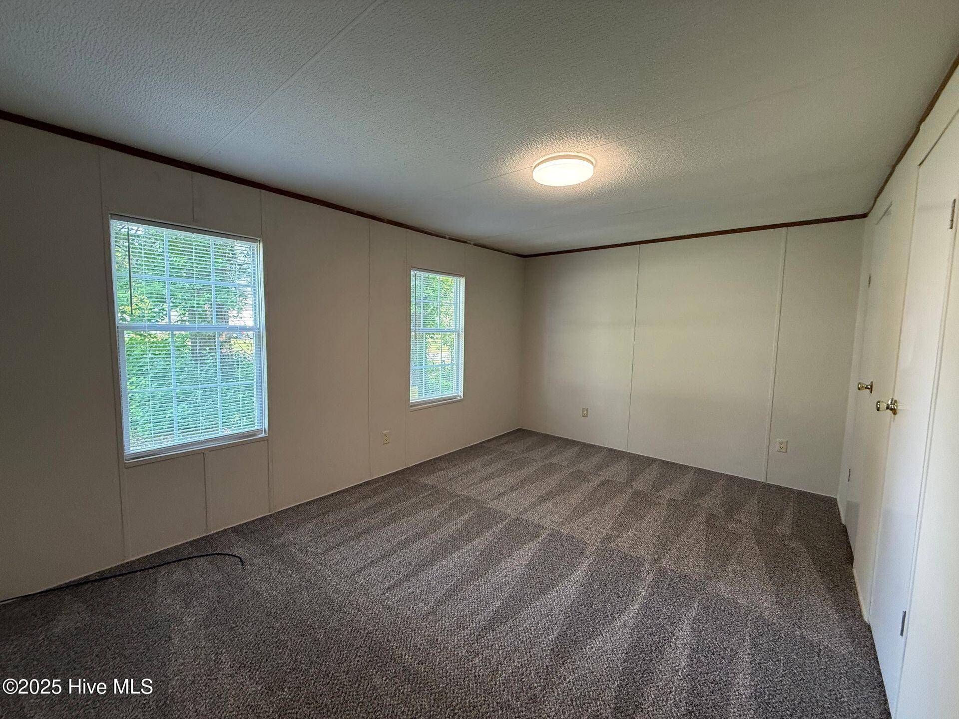 Hubert, NC 28539,113 Barbour RD #13