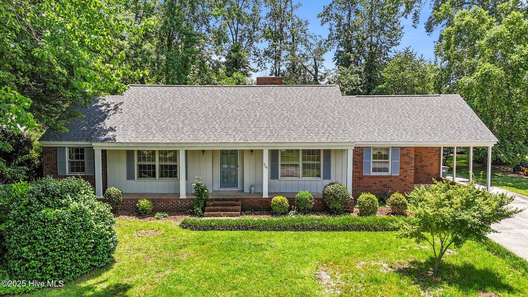 Greenville, NC 27834,204 Ravenwood DR